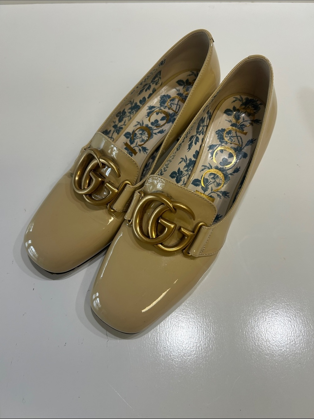 Gucci Patent Leather Loafers in Beige with Gold GG